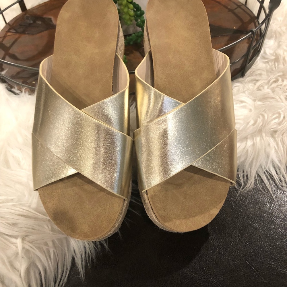 Gold wedge sandals size 7.5